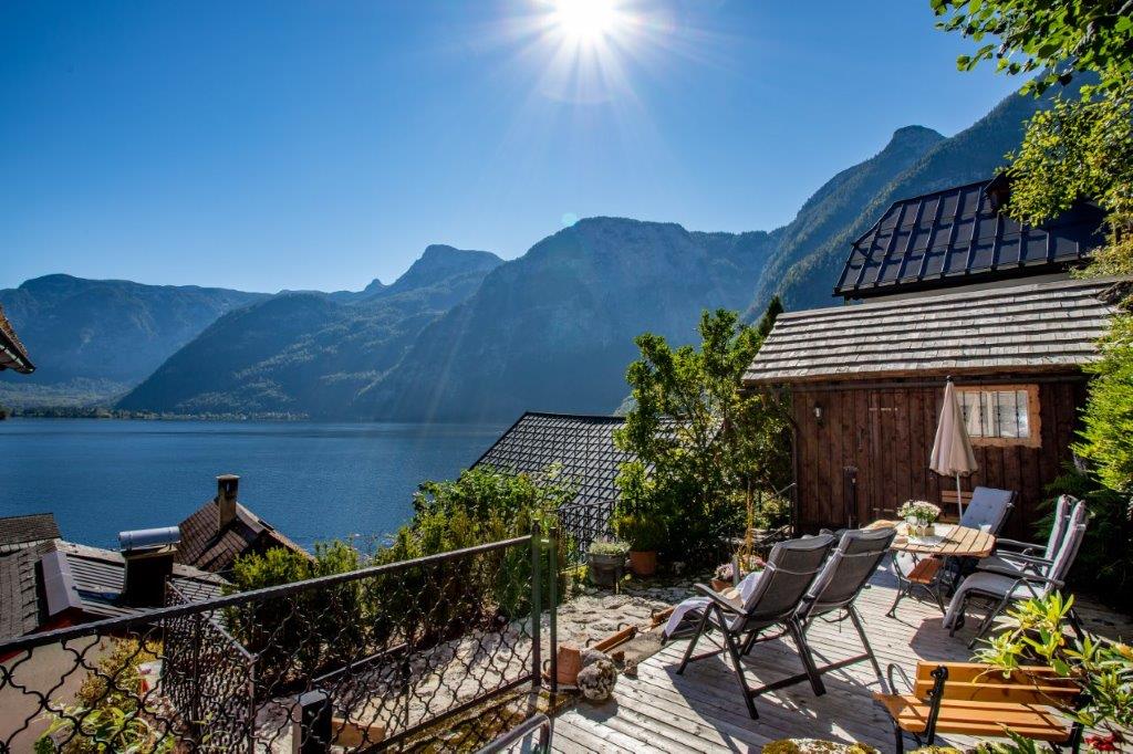 Garden and Terrace Historic Lakeview Apartment Hallstatt.jpg